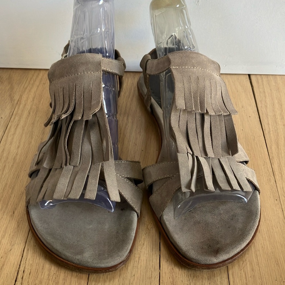 Laura Bellariva Italy tan suede fringe sandals 41
